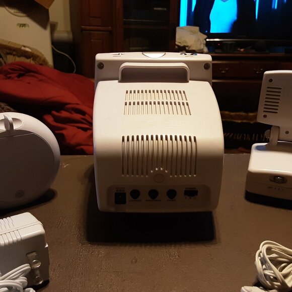 Summer Infant Day & Night B&W Video Monitor Set - Picture 2 of 8